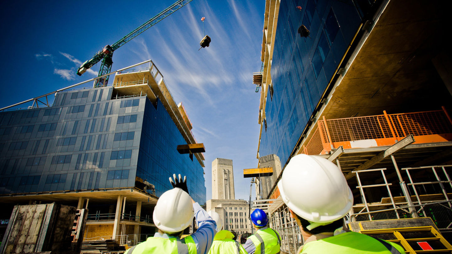 The Heart of Building: Why Contracting is Key in Construction